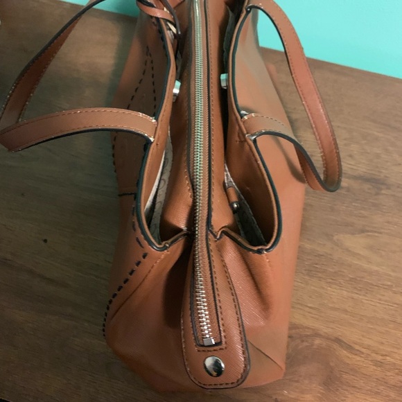 GUESS purse - Picture 3 of 6